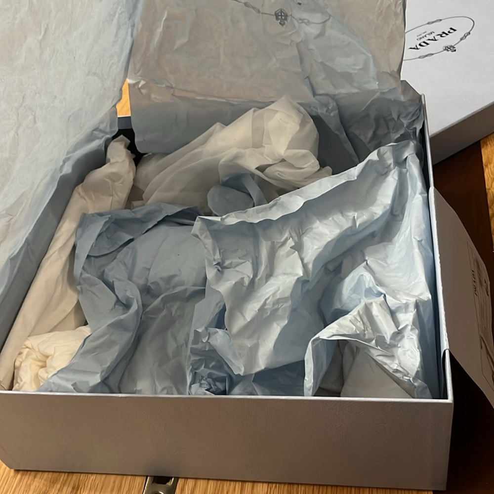 PRADA Big Box - Picture 8 of 8